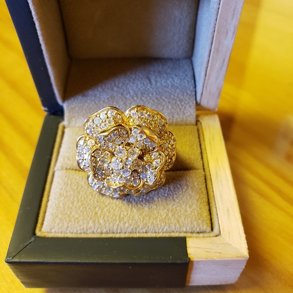 GOLD PLATED, FLOWER RING, SIZE 6, PAVE CRYSTAL - Picture 3 of 10